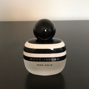 Marc Jacobs Mod Noir (1 Fl Oz/30 Ml)